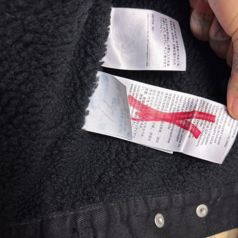 Levi’s TYPE III SHERPA TRUCKER JACKET Unisex, Sherpa, Blackout - Picture 9 of 16